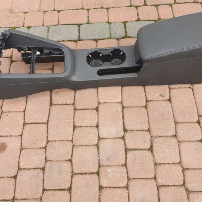 Tunel podłokietnik środkowy skóra VW Jetta 5C6