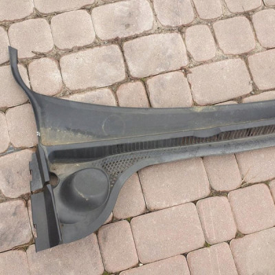 Podszybie prawe Europa VW Jetta 5C6 5C7819404A