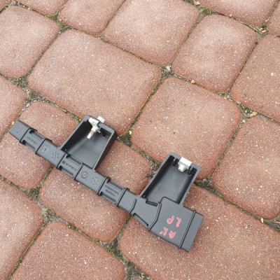 Prowadnica szyby uchwyt Opel Astra K V 39115736