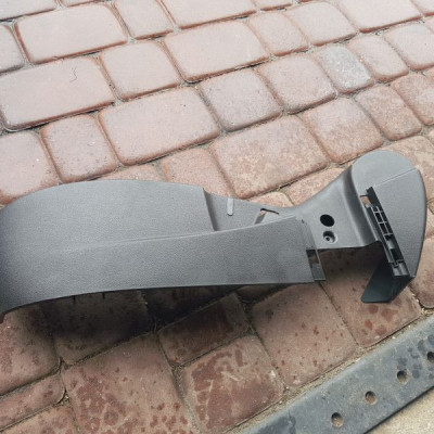 Obudowa osłona fotela Opel Insignia 13325192