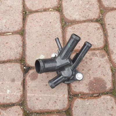 Rozdzielacz wody 1.0T Opel Astra K V 160509A4