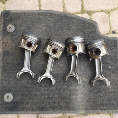 Tłok korbowód korba 2.0CDTI Opel Insignia