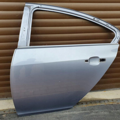 Drzwi tył tylne sedan HB Opel Insignia igły Z163