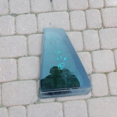 Szyba tył tylna kombi boczna Opel INSIGNIA 2011