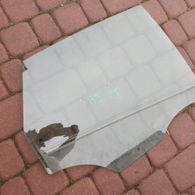 Szyba tył tylna Opel Astra J IV 2010r