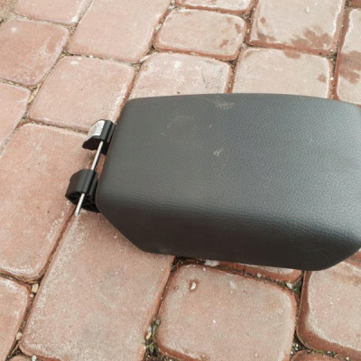 Podłokietnik skórzany Opel Astra J IV 2219705