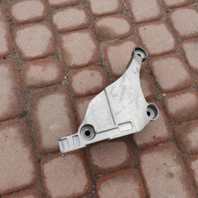 Łapa mocowanie silnika Opel Astra K V 13363920