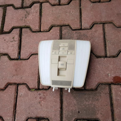 Lampka podsufitki Mercedes CLS W218 A2129008110