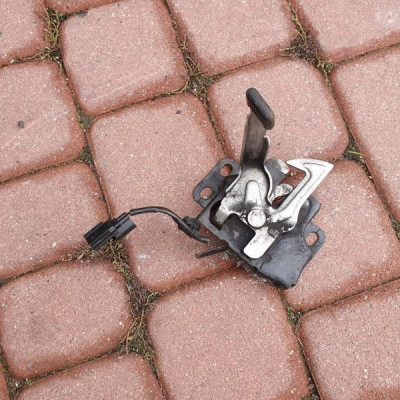 Zamek maski rygiel europa Honda Civiv UFO 2009r