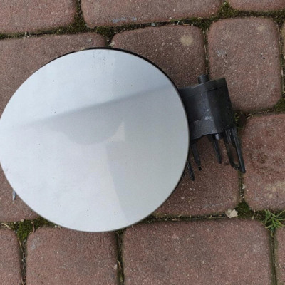 Klapka wlewu paliwa Opel Astra J IV 13375739 Z176