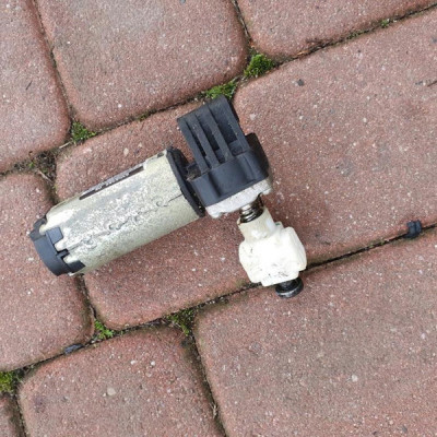 Silniczek fotela regulacja Opel Insignia 835838808
