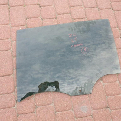 Szyba tył tylna lewa ciemna Opel Zafira C 2018r