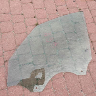 Szyba przód przednia lewa Opel Zafira C 2018r