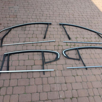 Uszczelki komplet chrom drzwi HB Opel Insignia