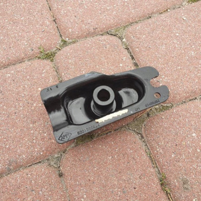 Zamek klapy tylnej Vivaro Trafic 3 8201566824