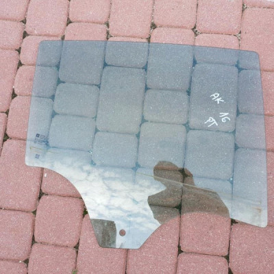 Szyba drzwi tył tylna prawa 2016r Opel Astra 5 K V