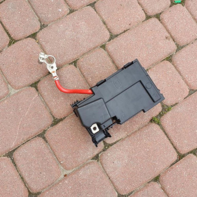 Skrzynka bezpieczników Opel Astra K V 39023242