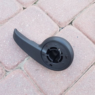 Rączka fotela uchwyt Opel Insignia 13239055