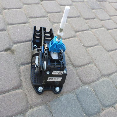 Wybierak zmiany biegów Opel Astra K V 55506448