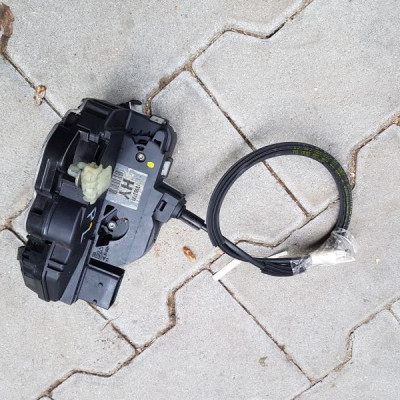 ZAMEK DRZWI LEWY PRZÓD OPEL INSIGNIA 13503781 HY