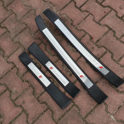 Nakładki na progi listwy S4 Audi A4