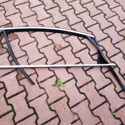 Uszczelka chrom zgarniacz drzwi Ople Astra J IV 4