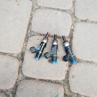 Wtrysk wtryskiwacz 1.0B Renault Captur 16608740R