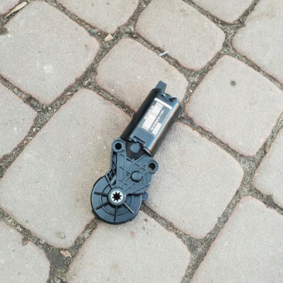 Silniczek fotela regulacja Opel Insignia 451343004