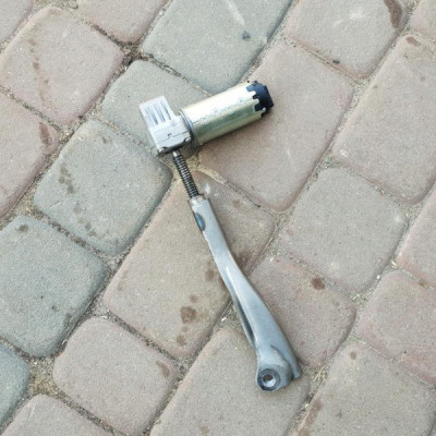 Silniczek fotela regulacja Opel Insignia 835839912