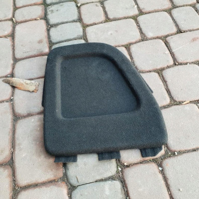 Obudowa osłona bagażnika zaślepka Opel Astra K V