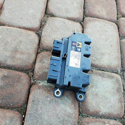 Moduł sensor poduszek Opel Astra K V 13510398