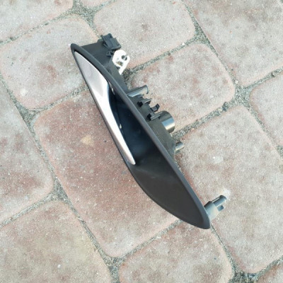 Klamka drzwi wewnętrzna Opel Astra K V 13586532