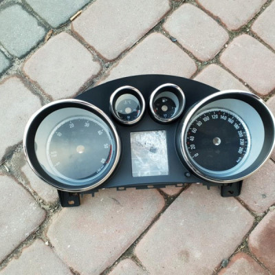 Licznik obudowa szkło tarczki Opel Insignia