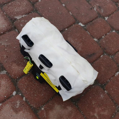 Poduszka deski pasażera AIRBAG Astra K V 39009717