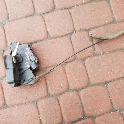 Zamek drzwi przód prawy Europa BMW E46