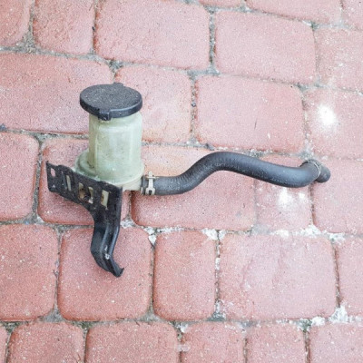 Zbiornik płynu hamulcowego Toyota Corolla Verso