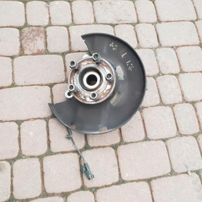 Zwrotnica przód przednia lewa 1.7 Opel Astra J IV