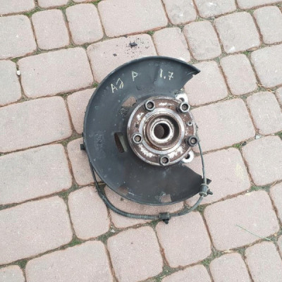 Zwrotnica przód przednia prawa 1.7 Opel Astra J IV