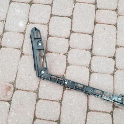 Ślizg zderzaka lewy tył Opel Insignia 13238845