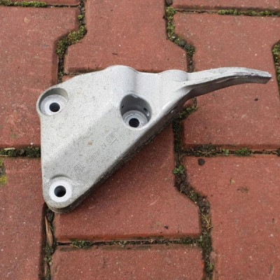 Łapa silnika 1.7CDTI Opel Astra J IV 13365327