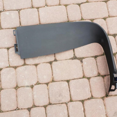 Obudowa klapy tylnej Opel Astra K V 13493901