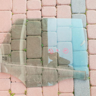 Szyba tył tylna Opel Astra J IV 2011r