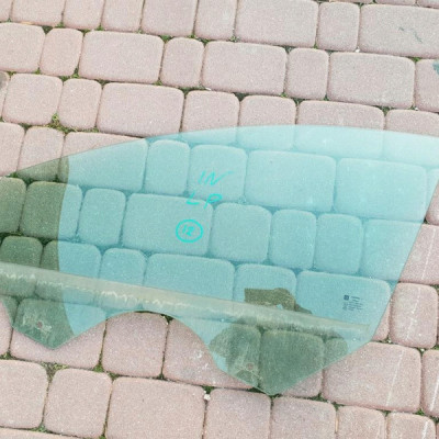 Szyba przód przednia Opel Insignia 2012r.