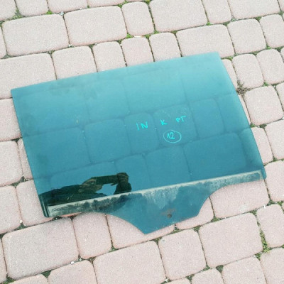 Szyba tył tylna ciemna Opel Insignia 2012r.