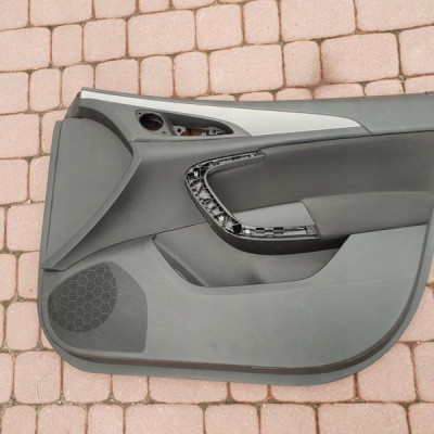 Boczek przód przedni Opel Insignia 4022