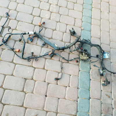 Wiązka instalacja silnika Opel Astra J IV 13427877