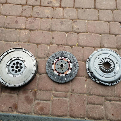 Koło dwumasowe sprzęgło Opel Astra K V 55570175