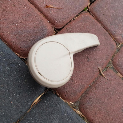 Rączka fotela kremowa Opel Insignia