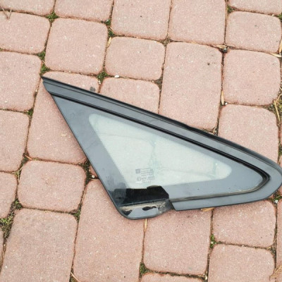 Szyba przód przednia 2012 Opel Astra J IV