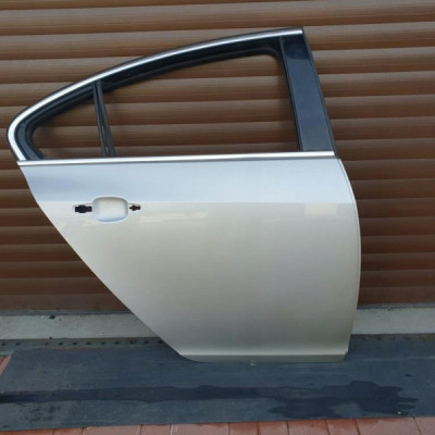 Drzwi tył tylne HB SEDAN Opel Insignia